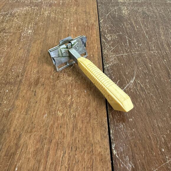 Gem Featherweight Vintage Single Edge Safety Razor‎ Reusable metal Bakelite? - Picture 1 of 6